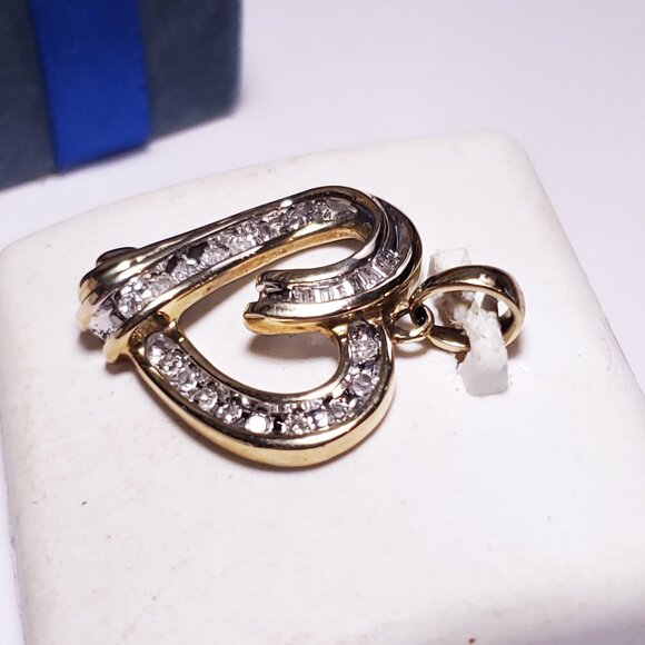Estate .25ctw Natural Rd/Bag Diamond Polished 10Kt YG Open Folds Heart Pend22718 - Picture 3 of 6